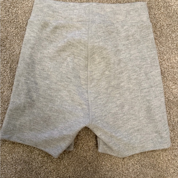 ALO Yoga Women's Heather Gray Bike Shorts - Picture 3 of 4